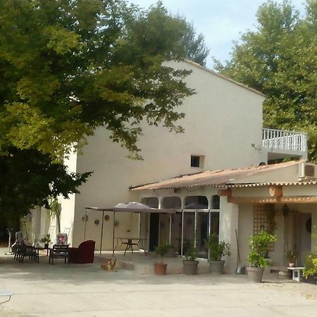 Au Pays Du Ventoux Bed & Breakfast Le Thor Exterior photo